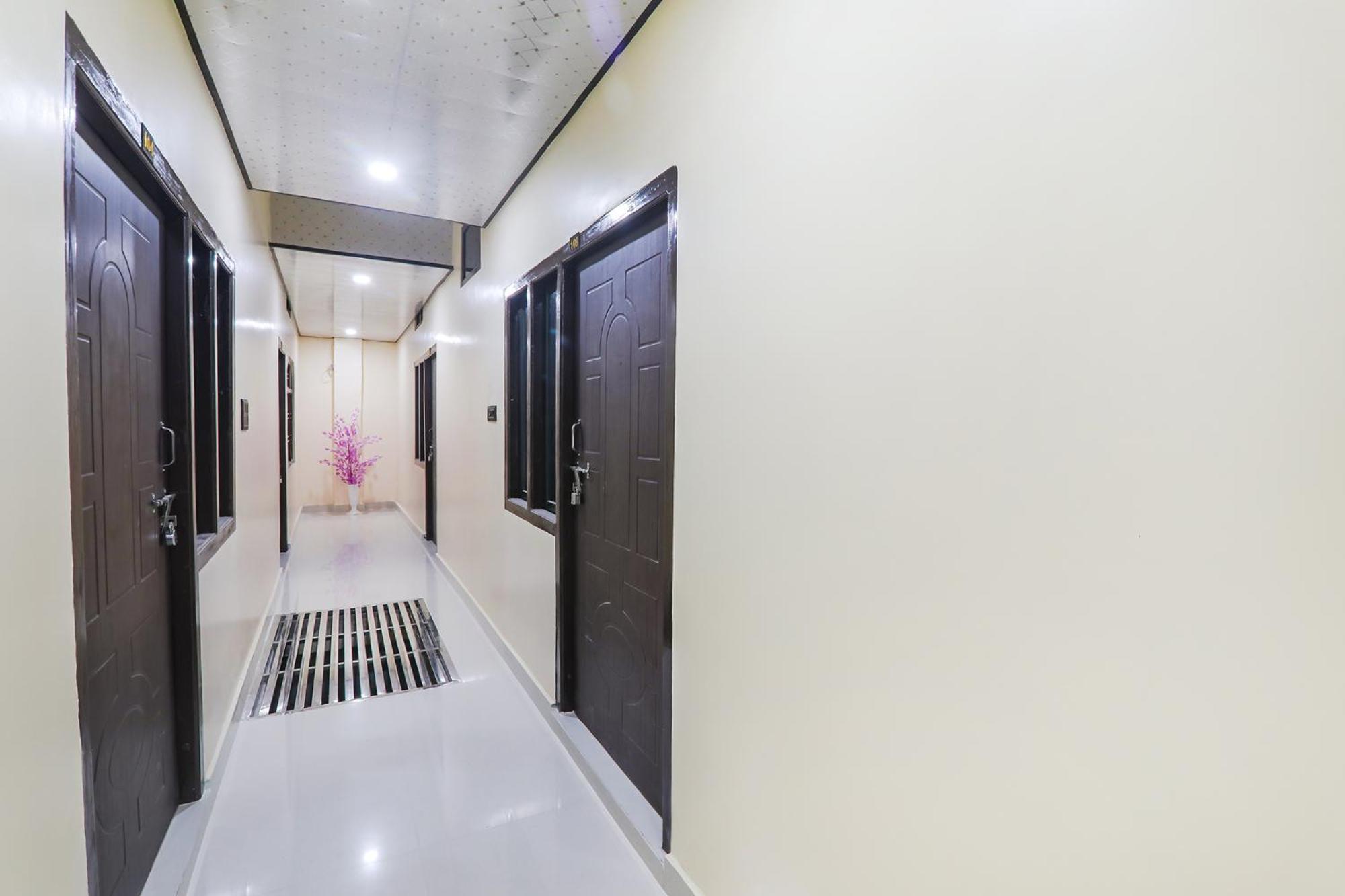 Fabexpress Awadh Inn - 400M From Shri Ram Janam Bhumi Ayodhya Exterior photo